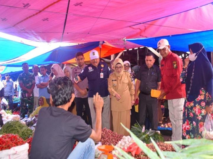 Wabup Kampar Pastikan Harga Sembako Tetap Stabil